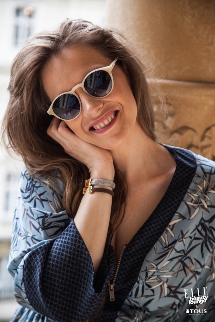 Petra Nesvačilová, šaty Lindex, šperky Tous a brýle Komono
