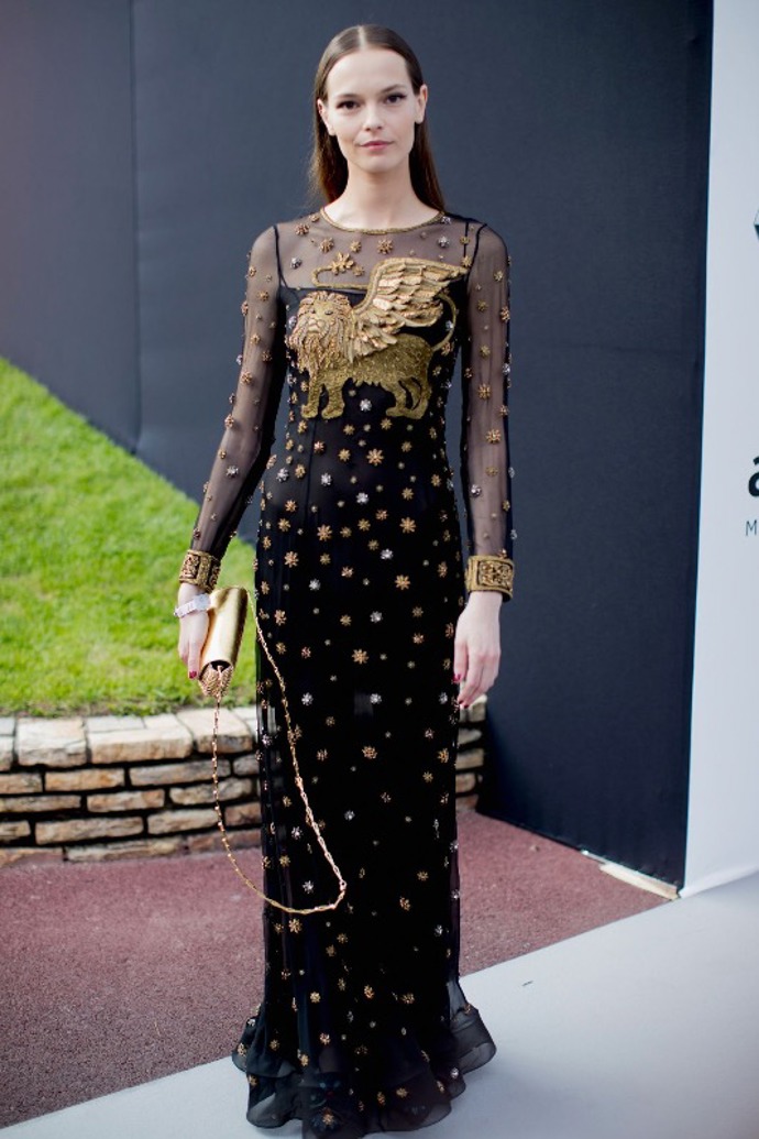 šaty: Alberta Ferretti