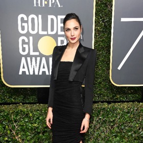 šaty: Tom Ford, šperky: Tiffany šaty: Tom Ford, šperky: Tiffany