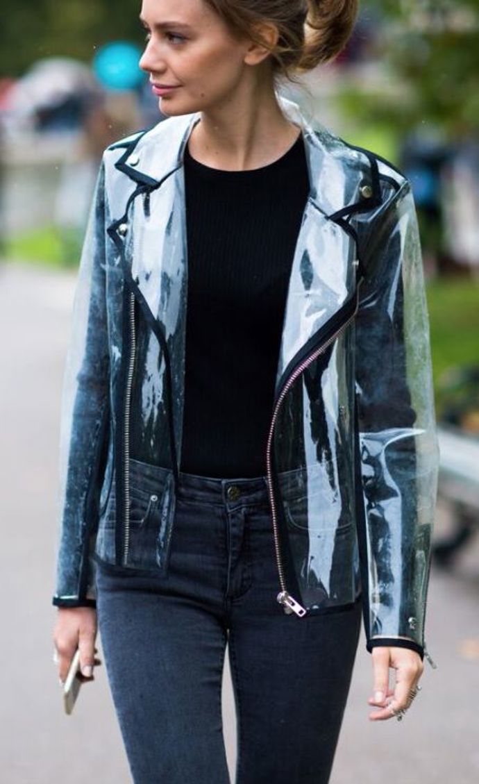 Průsvitný kabát podle street style hvězd