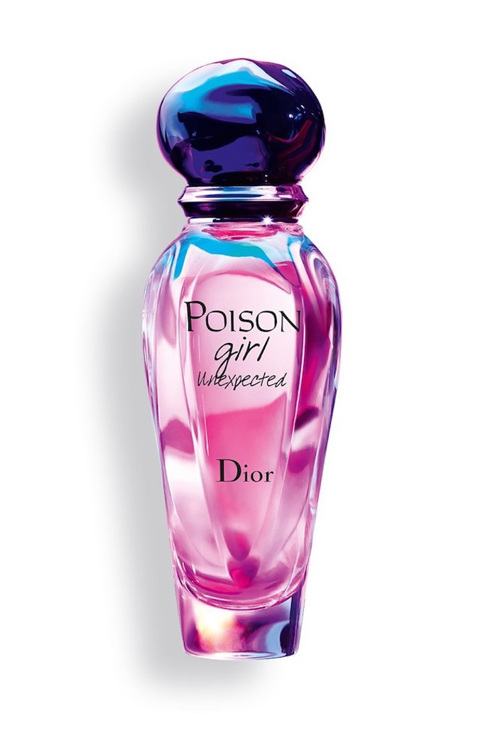 DIOR POISON GIRL UNEXPECTED
Módní dům toto jaro překvapuje hned několikrát. Miss Dior i Poison Girl dostávají novou podobu roll-onu, který se vejde i to mini kabelky a pak přichází ještě s novou verzí Poison Girl Unexpected. Jasná volba mezi sladce orientálními parfémy. Co od novinky čekat? Explozi vanilky a zázvoru, kterou François Demachy zdůraznil kapkami pomeranče a růže.
DIOR POISON GIRL UNEXPECTED
Módní dům toto jaro překvapuje hned několikrát. Miss Dior i Poison Girl dostávají novou podobu roll-onu, který se vejde i to mini kabelky a pak přichází ještě s novou verzí Poison Girl Unexpected. Jasná volba mezi sladce orientálními parfémy. Co od novinky čekat? Explozi vanilky a zázvoru, kterou François Demachy zdůraznil kapkami pomeranče a růže.