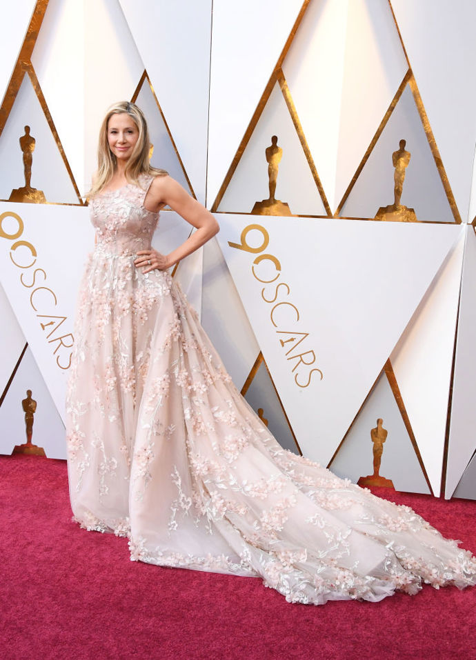 Mira Sorvino

šaty: Romona Keveza
