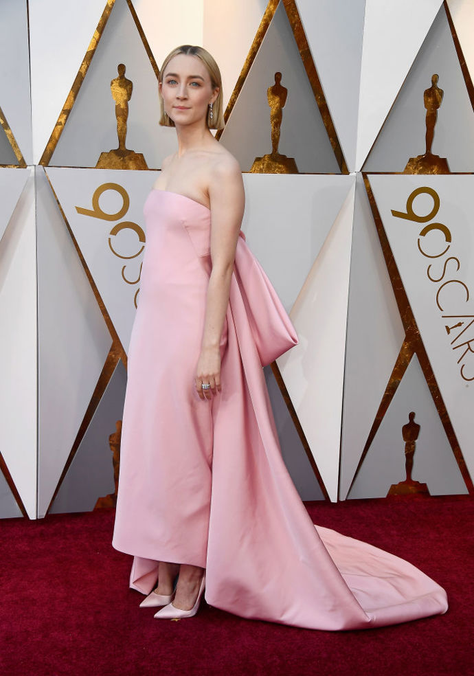 Saoirse Ronan

šaty: Calvin Klein by Appointment
šperky: Cartier
