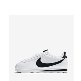 Broňa, picture editorka:

Ke své sbírce Conversek nutně potřebuju ještě klasiku od Nike - tenisky Cortez. 
