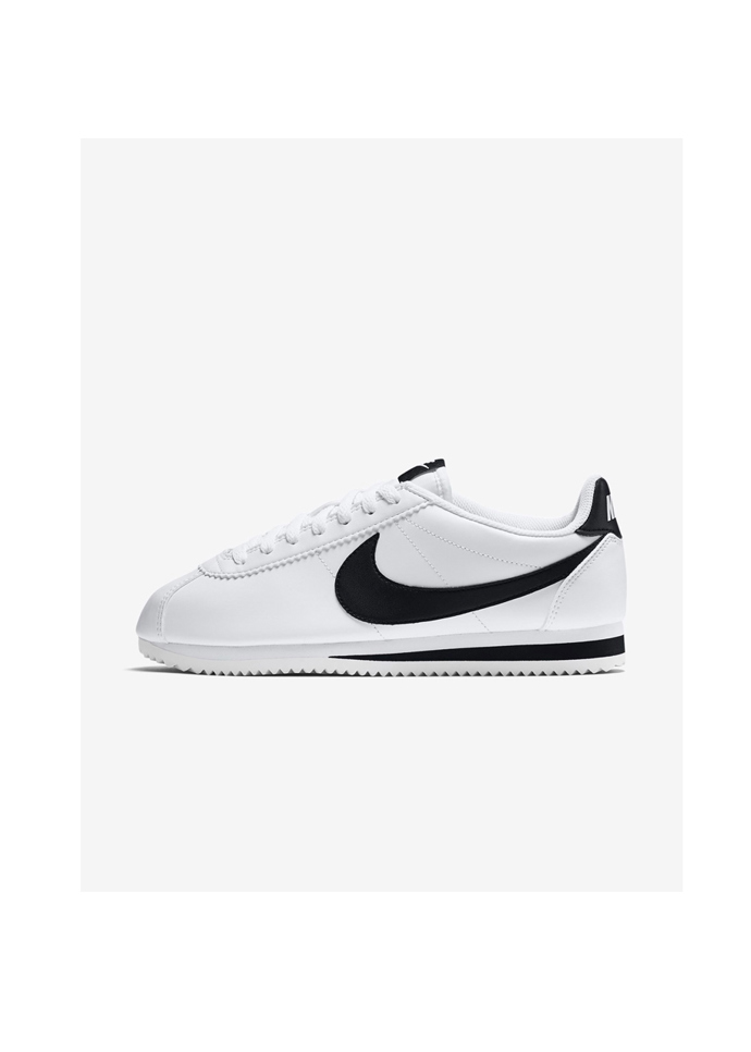 Broňa, picture editorka:

Ke své sbírce Conversek nutně potřebuju ještě klasiku od Nike - tenisky Cortez. 
