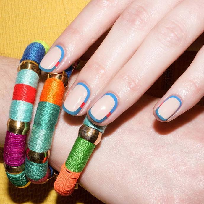 Nail designérka Alicia Morello umí s produkty O.P.I. zázraky.
