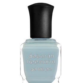 Deborah Lippmann Hyper Vibes Gel Lab Pro Nail Color, odstín Baby Blue Eyes, 475 Kč
Deborah Lippmann Hyper Vibes Gel Lab Pro Nail Color, odstín Baby Blue Eyes, 475 Kč
