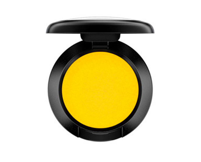 M.A.C. Pro Palette, odstín Chrome Yellow, 380 Kč

