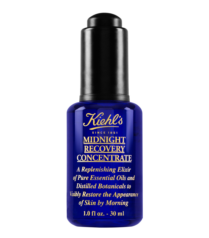 Kiehl’s Midnight Recovery Concentrate, 1190 Kč

Nejlepší pro: milovníky olejových sér. Nemá jen božsku vůni (díky levanduli), ale navíc bohatě hydratuje a pleť zanechává krásně jemnou na dotek.

