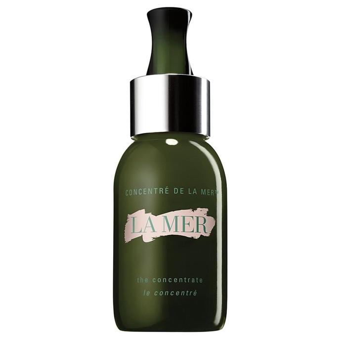 La Mer Concentrate, 9899 Kč

Nejlepší pro: pleť s prvními známkami stárnutí. Díky vysoce koncentrované dávce Miracle Broth, která je zdrojem síly transformace produktů La Mer, zklidňuje podrážděnou pokožku a celkově ji prozáří.
