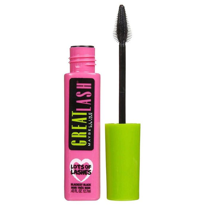 Maybelline Great Lash Washable Mascara, 95 Kč

Proč ji milujeme:

Nejoblíbenější řasenka Ameriky s již čtyřicetiletou tradicí je prostě klasika. Obsahuje dvakrát více ebenově černého pigmentu než tradiční řasenky, a tak je její barva nepřehlédnutelná. A mi milujeme i tu její cenu!
