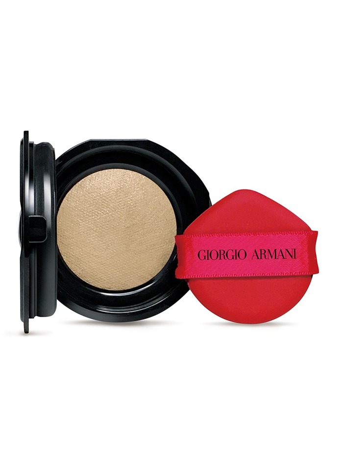 Giorgio Armani Armani to Go The Cushion Foundation Make-up, 1900 Kč
Giorgio Armani Armani to Go The Cushion Foundation Make-up, 1900 Kč