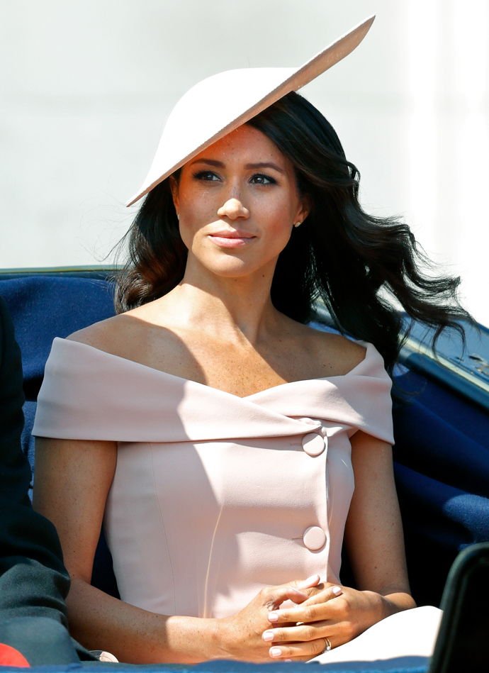 Jaký outfit Meghan Markle je váš nejoblíbenější? 