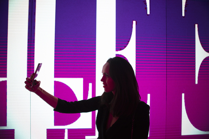Pokud se Digital Director ELLE.cz Lucie Janotová právě nefotí, bdí nad webem ELLE.cz.
