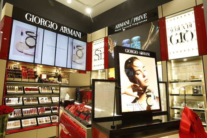 Kdo si nenechal ujít otevření nového stánku Giorgio Armani Beauty? 