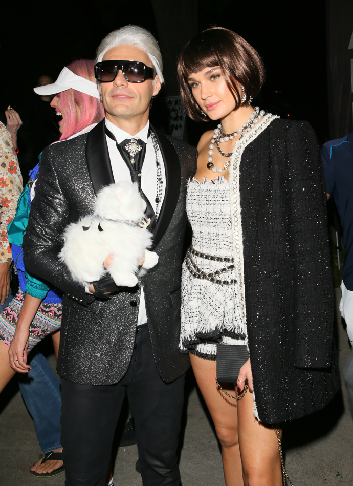 Ryan Seacrest and Shayna Taylor

jako Karl Lagerfeld a modelka z přehlídky Chanel

