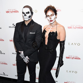 Jennifer Lopez a Casper Smart jako kostlivci
Jennifer Lopez a Casper Smart jako kostlivci