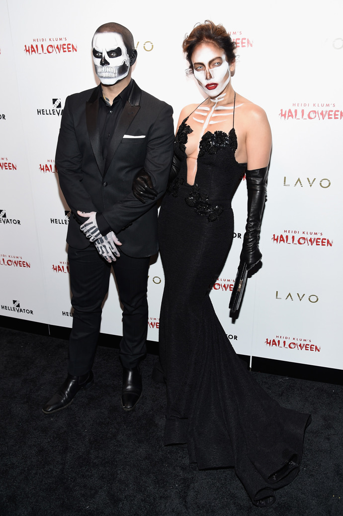 Jennifer Lopez a Casper Smart jako kostlivci
Jennifer Lopez a Casper Smart jako kostlivci
