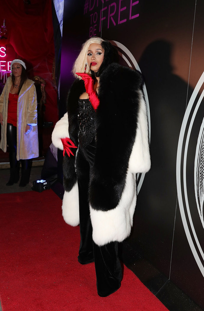 Cardi B jako Cruella de Vil
Cardi B jako Cruella de Vil