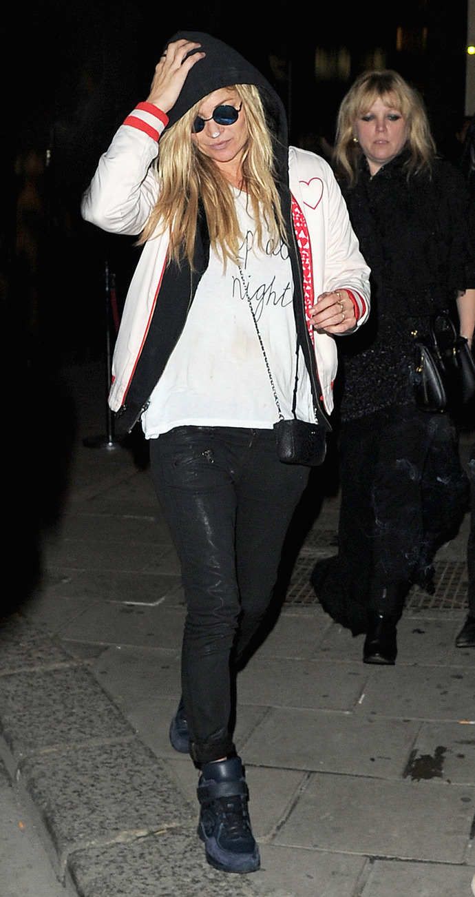 Kate Moss jako Cara Delevingne
Kate Moss jako Cara Delevingne