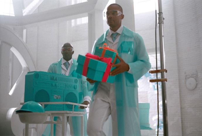 Podívejte se na celou vánoční kampaň Tiffany & Co.: