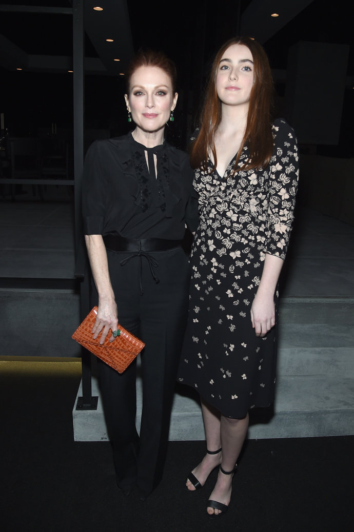 Liv Freundlich & Julianne Moore
