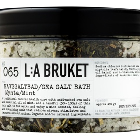 koupelová sůl s mátou peprnou, L.A. Bruket Spa, 581 Kč
koupelová sůl s mátou peprnou, L.A. Bruket Spa, 581 Kč