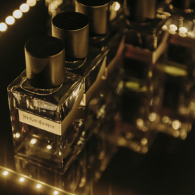 Užijte si atmosféru YSL Beauty Clubu spolu s ELLE:  