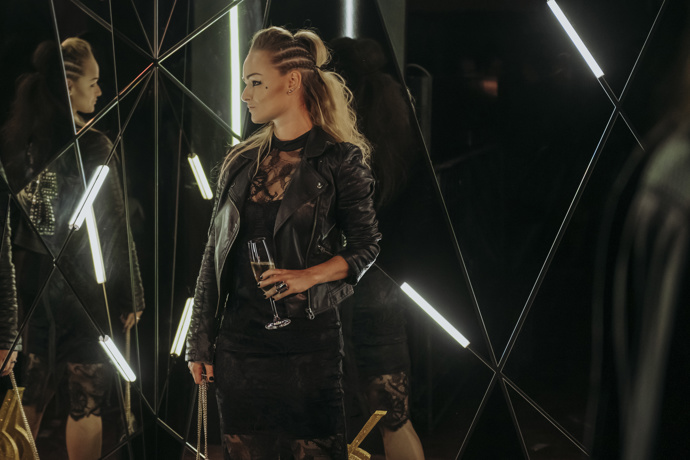 Užijte si atmosféru YSL Beauty Clubu spolu s ELLE:  