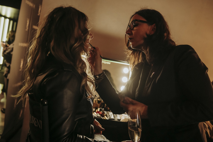 Užijte si atmosféru YSL Beauty Clubu spolu s ELLE:  