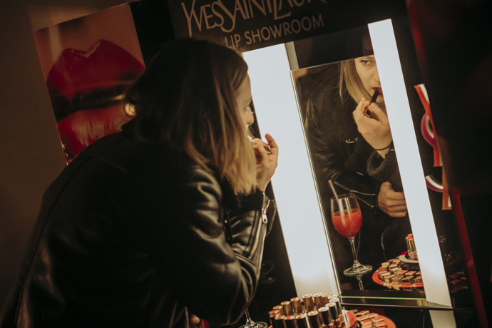 Užijte si atmosféru YSL Beauty Clubu spolu s ELLE:  