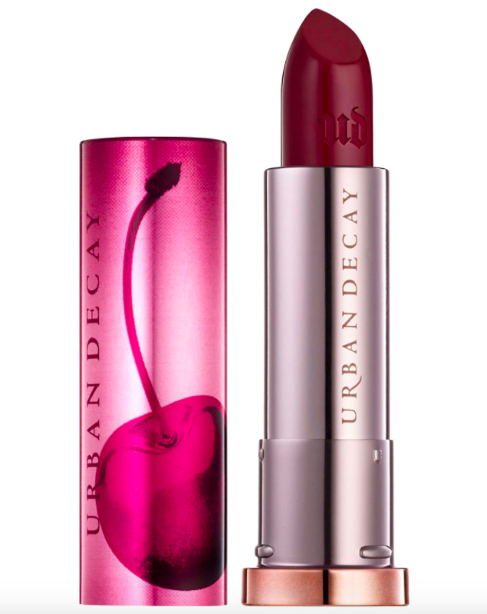 Urban Decay Vice Lipstick, Naked Cherry Collection, odstín Devilish, 590 Kč
Urban Decay Vice Lipstick, Naked Cherry Collection, odstín Devilish, 590 Kč
