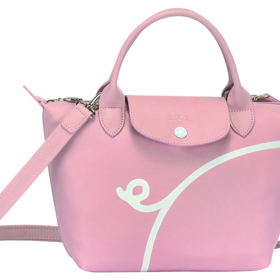 Nová limitovaná kolekce Longchamp nás baví. V galerii najdete hned několik důvodů, proč. Nová limitovaná kolekce Longchamp nás baví. V galerii najdete hned několik důvodů, proč.