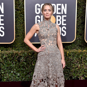 Emily Blunt v šatech Alexander McQueen
