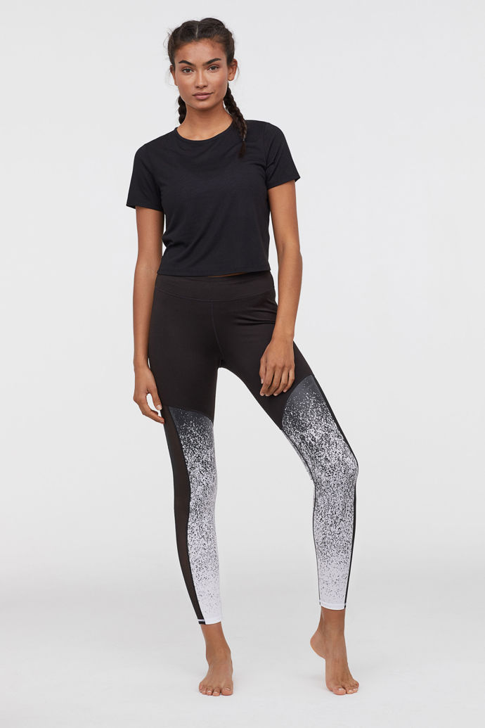 H&M, 599 Kč
