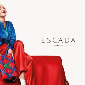 Escada

Modelka: Rita Ora

Fotograf: Craig McDean
