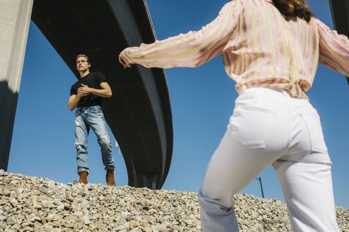 J Brand

Model: Cole Sprouse

Fotograf: Dylan Sprouse
