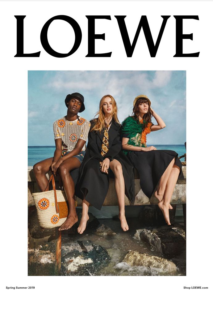 Loewe

Modelky: Nora Attal, Rachide Embalo, Juliane Gruner a Rianne van Rompae

Fotograf: Steven Meisel
