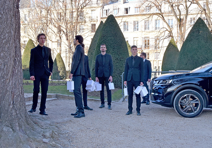 Street style po přehlídce Dior: