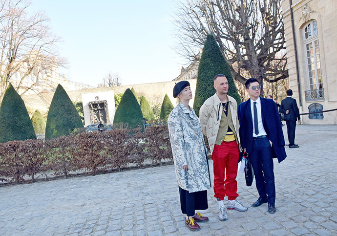 Street style po přehlídce Dior: