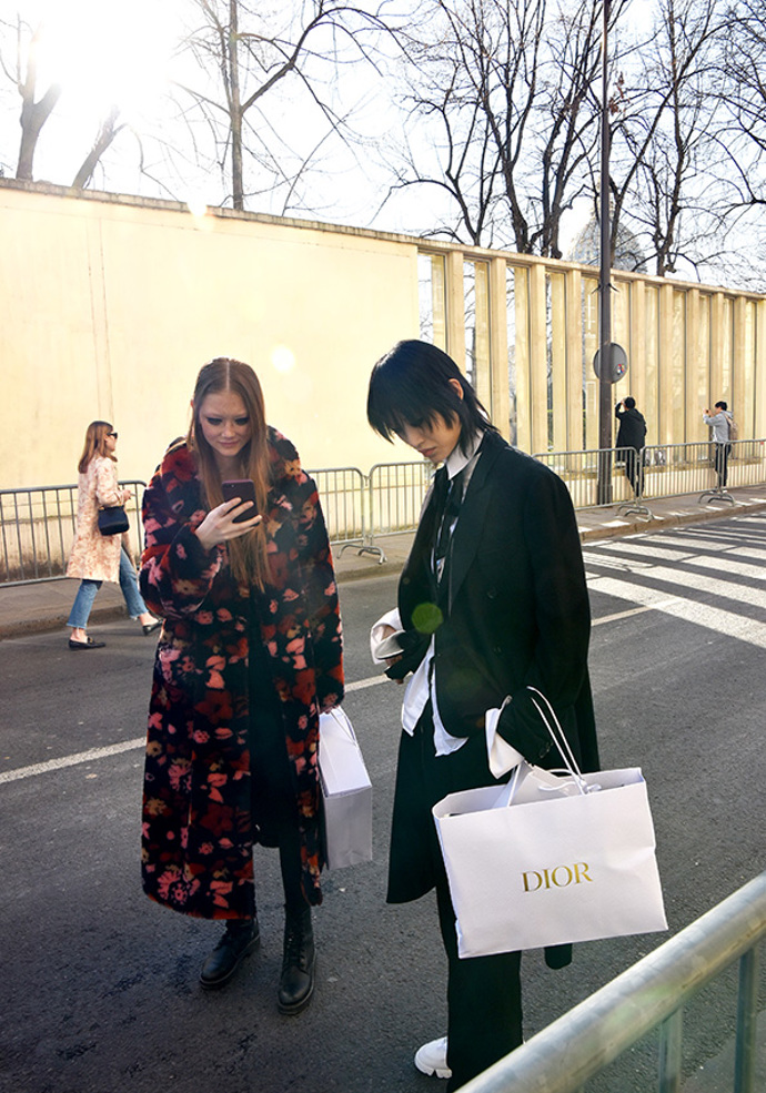 Street style po přehlídce Dior: