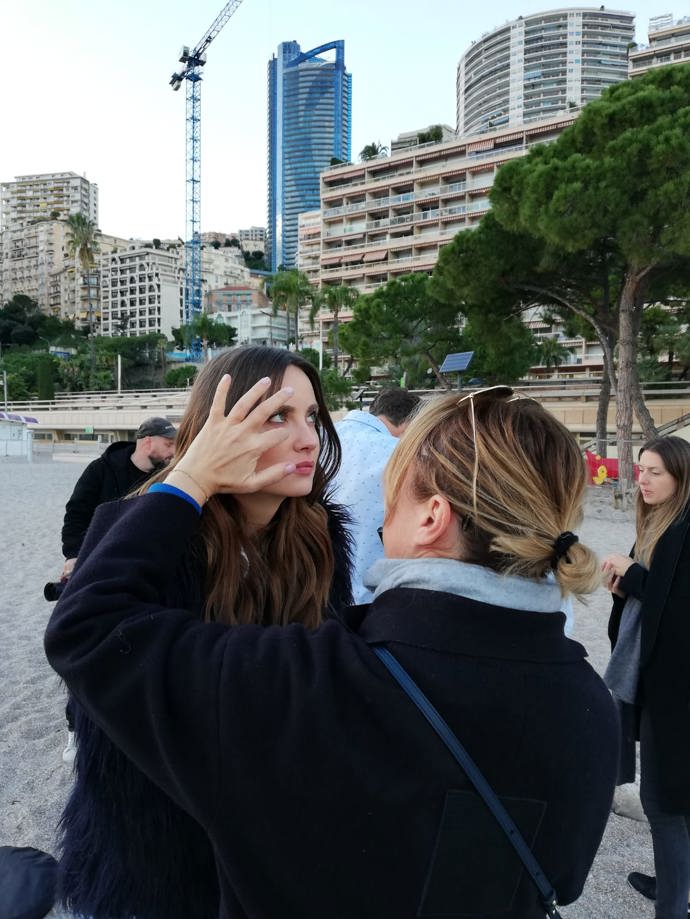 Díky ELLE máte šanci nakouknout do zákulisí focení v Monaku. Podívejte se do naší galerie: