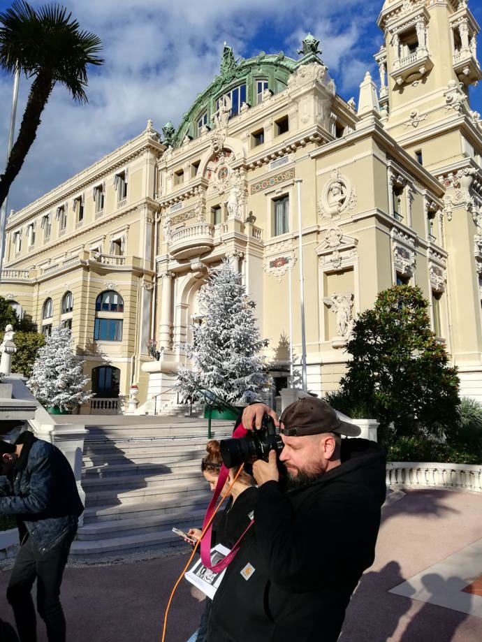 Díky ELLE máte šanci nakouknout do zákulisí focení v Monaku. Podívejte se do naší galerie: