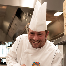 Stůl pro dva nebo pro deset? V restauraci Mama žádný problém: Stůl pro dva nebo pro deset? V restauraci Mama žádný problém: