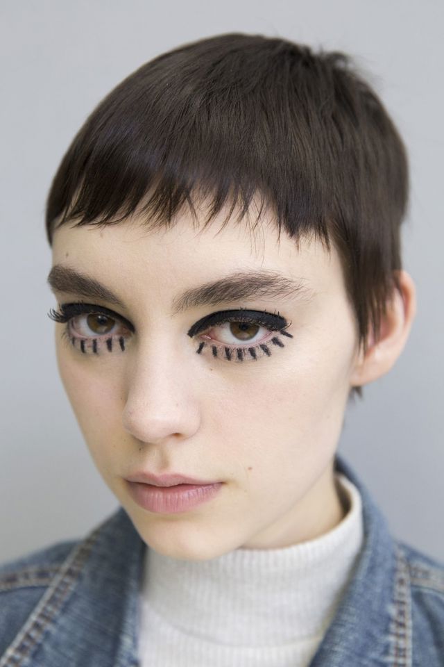Který make-up nás nejvíc bavil na pařížském fashion weeku? Který make-up nás nejvíc bavil na pařížském fashion weeku?