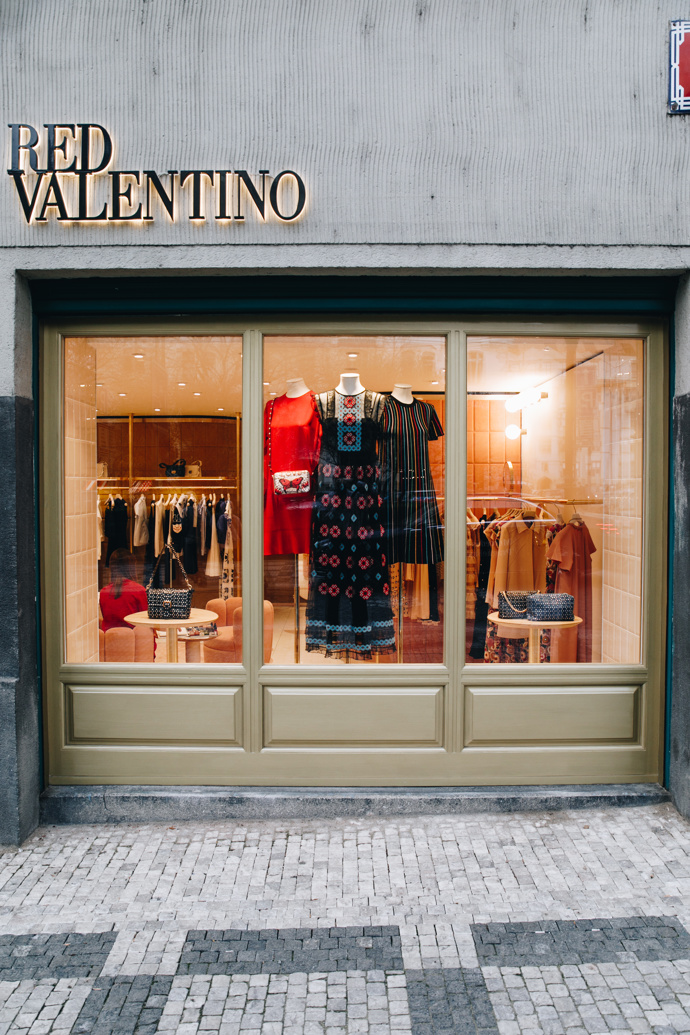 Povídejte se do naší galerie, kdo si opening RED VALENTINO nenechal ujít: