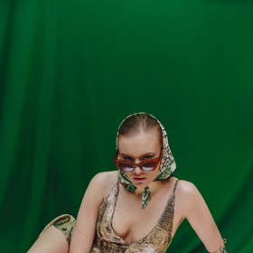 Prohlédněte si všechny fotografie z focení H&M Conscious Exclusive v naší galerii: 