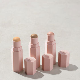 Trio líčidel v tyčince, Fenty Beauty Match Stix Trio
