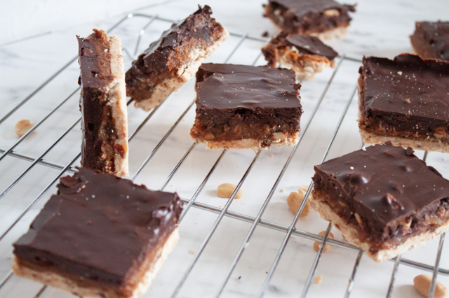 recept - veganské Snickers recept - veganské Snickers