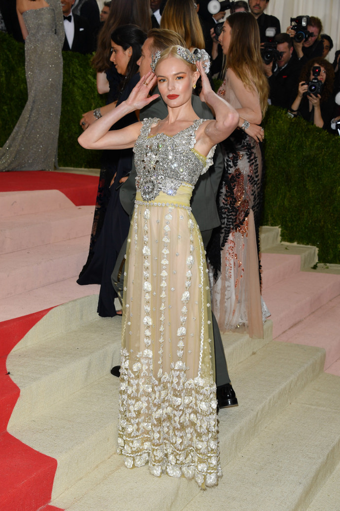 Kate Bosworth, rok 2016 a téma 'Manus x Machina: Fashion in an Age of Technology' 
